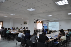 Mai mulți specialiști instruiți în domeniul reprezentării legale a copiilor