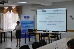 Mai mulți specialiști instruiți în domeniul reprezentării legale a copiilor