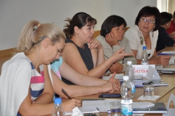 Mai mulți specialiști instruiți în domeniul reprezentării legale a copiilor