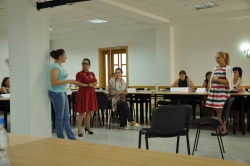 Mai mulți specialiști instruiți în domeniul reprezentării legale a copiilor