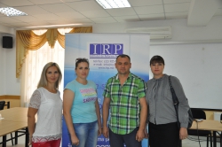 Mai mulți specialiști instruiți în domeniul reprezentării legale a copiilor