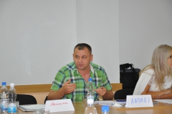 Mai mulți specialiști instruiți în domeniul reprezentării legale a copiilor
