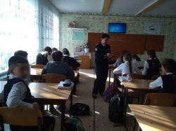 În raionul Comrat au avut loc o serie de lecții în școli în scopul prevenirii delincvenței juvenile în raion